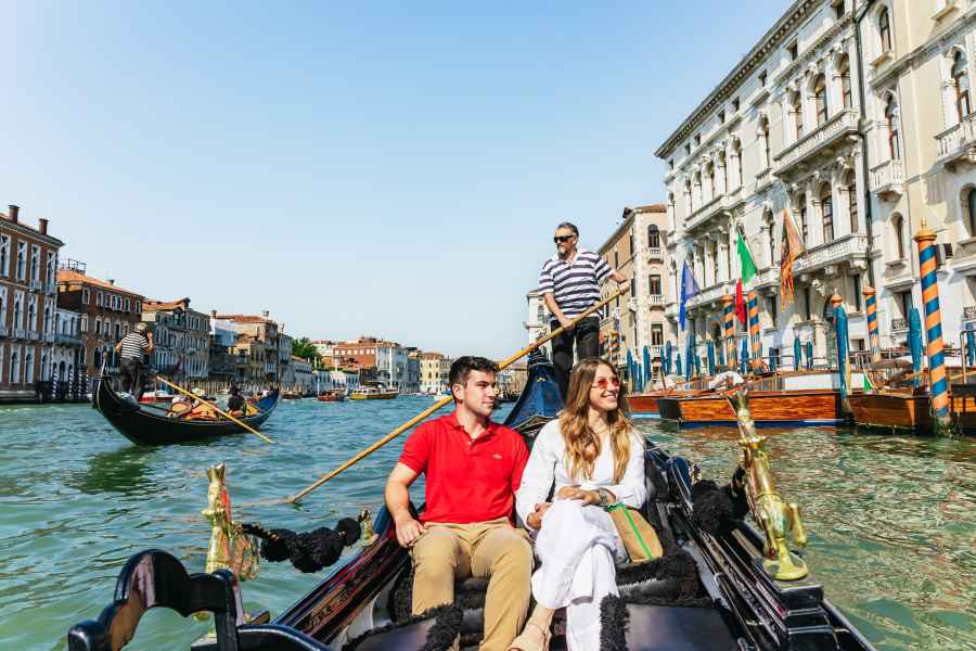 Venedig: Private Gondelfahrt auf dem Canal Grande. Foto: GetYourGuide