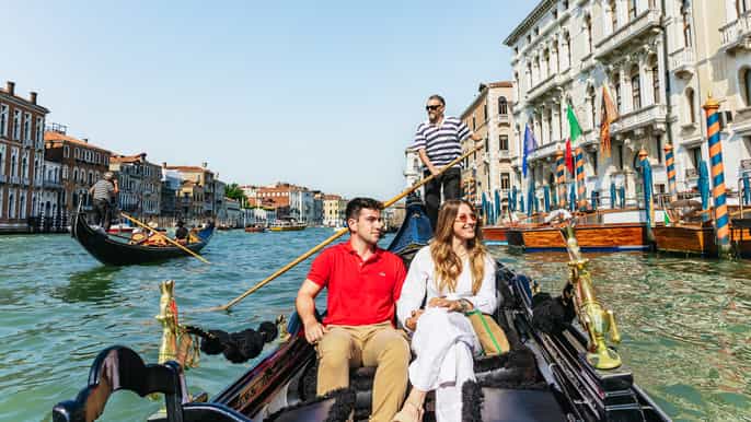 Venice: Private Gondola Ride along Grand Canal