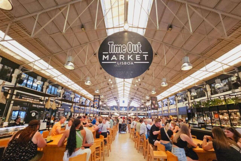 Lisbon: Private full Day Sightseeing tour by tuk-tuk.