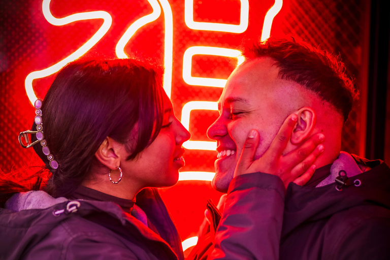 Tokyo: Private Shibuya Neon Lights Photo Tour