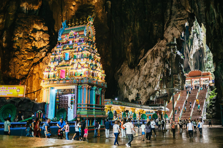 Kuala Lumpur: tour al atardecer por las cuevas de Batu con cena en hoja de plátanoTour compartido con recogida en el hotel