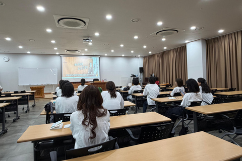 Busan: Saturday Temple Meditation & Tea Ceremony Tour Busan: Beomeosa Temple Meditation & Tea Ceremony Tour