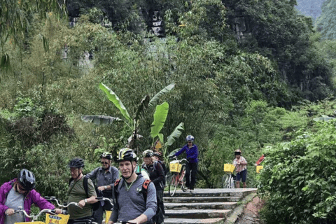 Dingding Yangshuo country road biking tour &amp;bamboom rafting