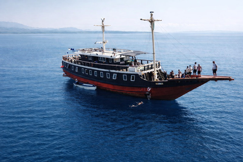 Lombok: 4-Day Komodo National Park Liveaboard Adventure From Lombok: Komodo Island 4D3N Liveaboard adventure