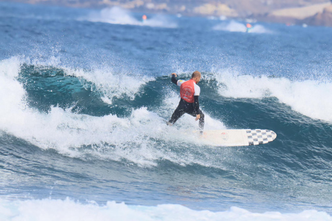 Tenerife : clases de surf para principiantes y intermedios Tenerife : Learn to surf Canary waves with us!