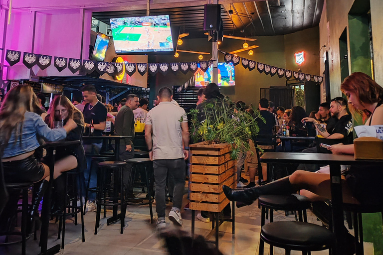 San José: Festa em San José com bebidas e comidaSão José: Festa em São José com bebidas e comida