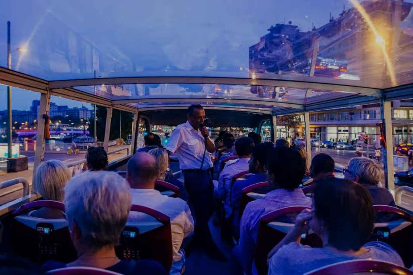 Viena: Gran Tour Nocturno por la Ciudad en Autobús con Guía en Vivo