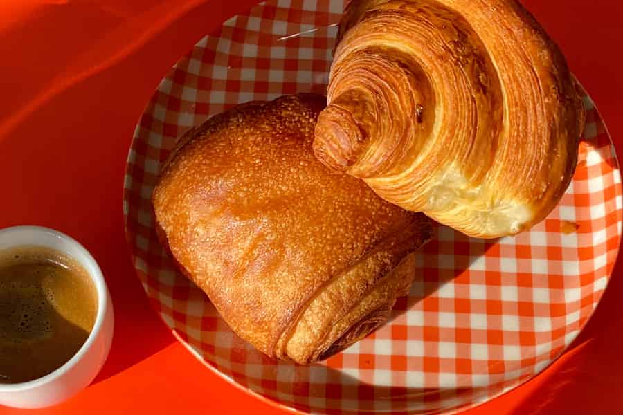 Das französische Frühstück: Croissant-/Schokoladenbrotkurs in Paris. Foto: GetYourGuide Das französische Frühstück: Croissant-/Schokoladenbrotkurs in Paris. Foto: GetYourGuide