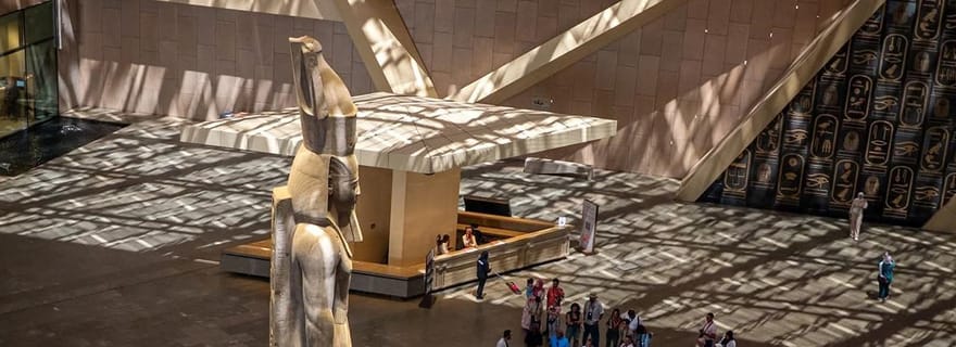 Le Caire : visite du Grand Musée égyptien en soirée, dîner et transfert