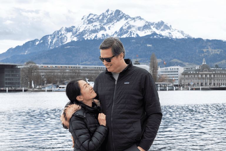 Lucerne: Lake Cruise & Old Town Tour w/ Guide & Photographer