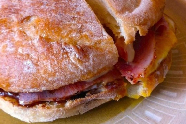 Toronto: o melhor tour de comida de rua com um guia localToronto: tour a pé privado de 3 horas com degustação de comida