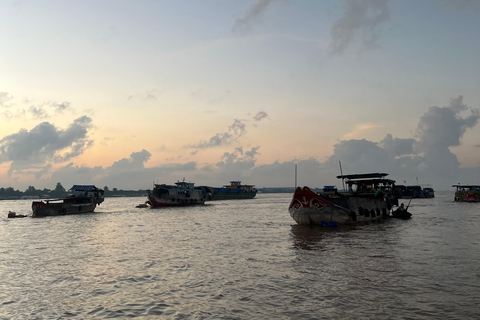 Mercado Flotante, Aldea de las Flores Auténtica Excursión por el Delta del Mekong