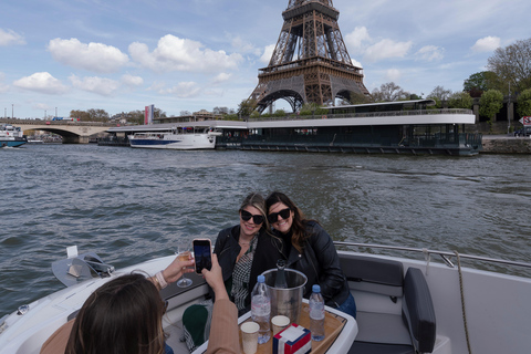Paris: Private Seine River Cruise Paris: Private Seine River Cruise with Guide