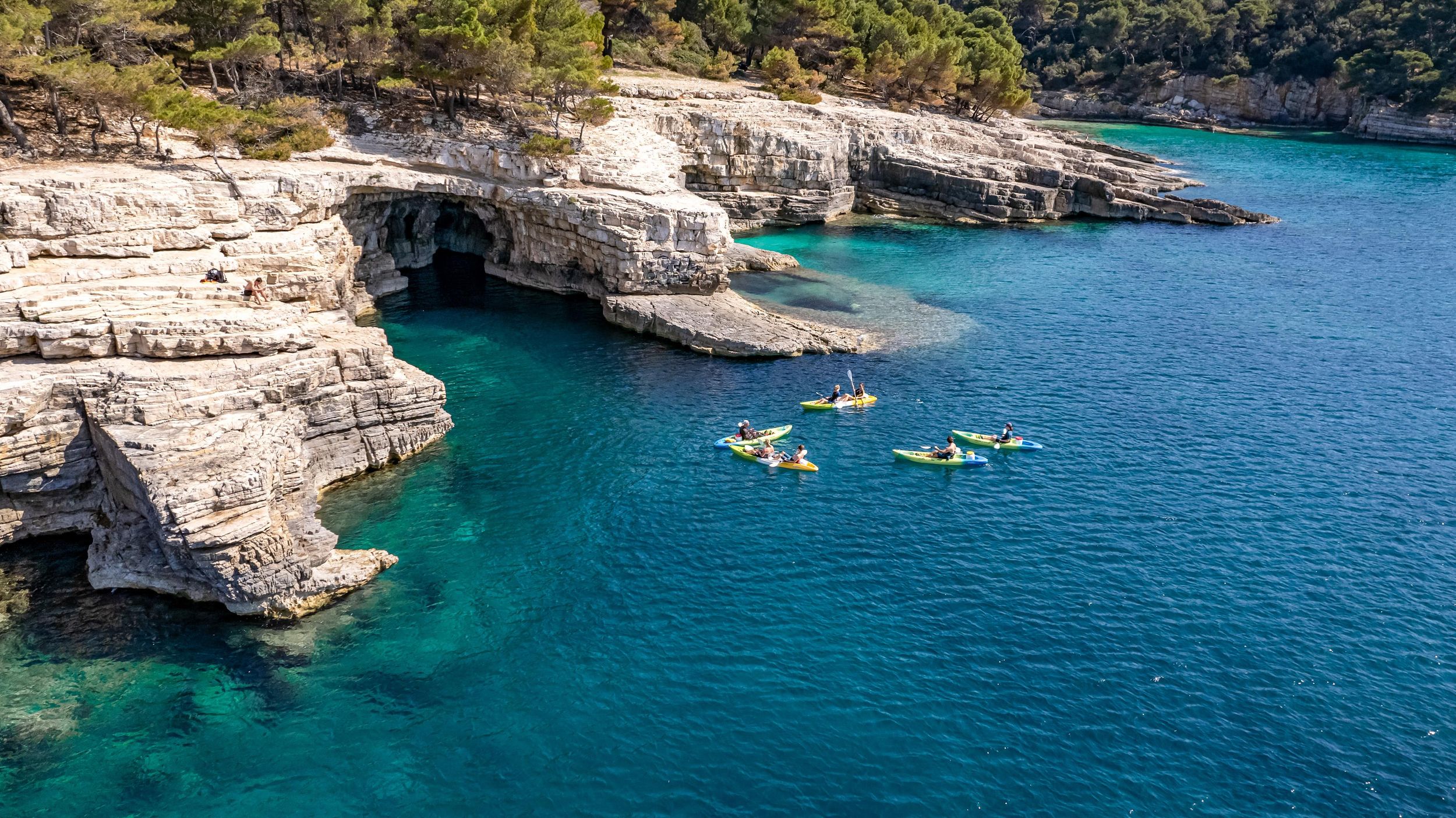 Pula: Kajak-Abenteuer zur Meereshöhle, Schnorcheln & Klippenspringen
