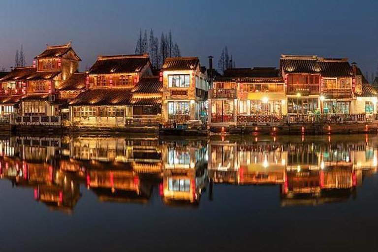 Shanghai: Zhujiajiao Small Tour with Boat Ride & Gardens Shanghai: Zhujiajiao Small Group Tour with Boat Ride&Gardens