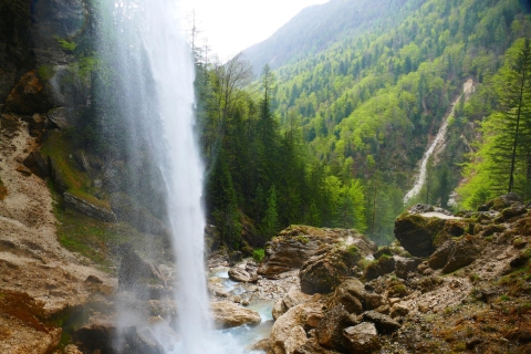 Jeziora, przyroda i wodospad w SłoweniiSłoweńskie jeziora, przyroda i wodospady