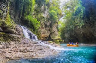Kutaisi: Geführte Touren durch die Prometheus-Höhle und die Martvili-Schlucht