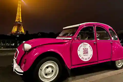 Paris by Night : 3h Private Tour in a Pink 2cv w/Champagne