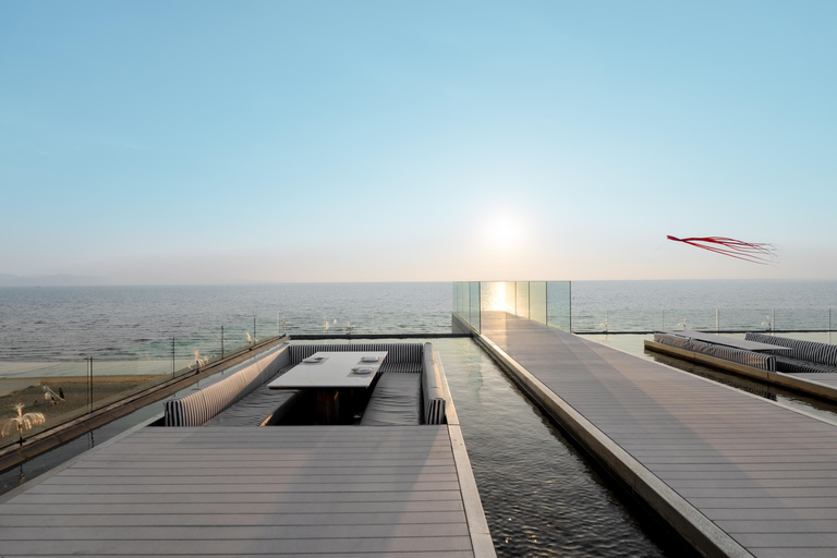 Pattaya : ISEA Sky &amp; The Jetty - Pacotes F&amp;B do Veranda Resort1 Pratos com 3 Bebidas Alcoólicas