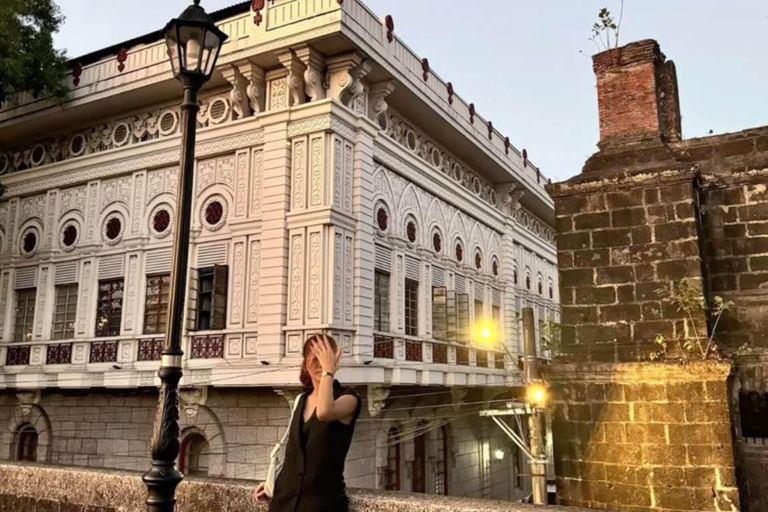 Manila Twilight in Intramuros: Love &amp; War Night Walk Tour