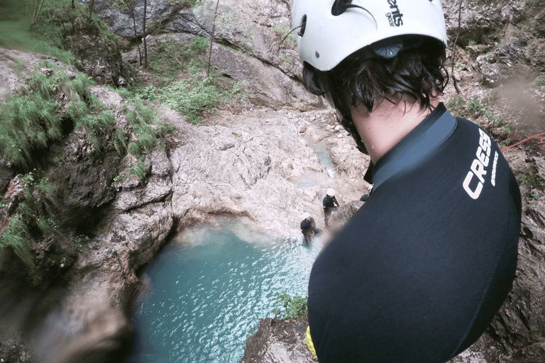 بوفيك: تجربة التجديف في الوادي مع الصور والمواصلاتBovec: Canyoning Experience with Photos &amp; Transport Included