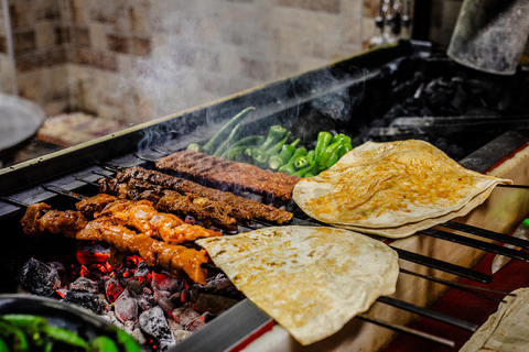 Istanbul: Bosphorus Bites Food Tour with 14+ Tastings