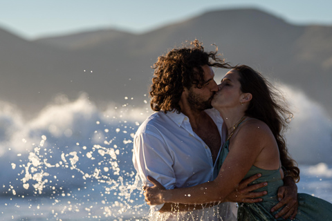 Private Vacation Photography Session with Local Photographer Hire a Professional Photographer for a Surprise Engagement