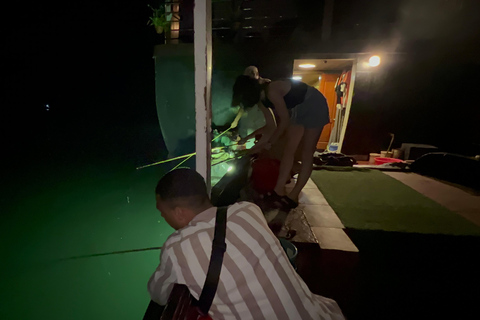 2-tägige Ha Long Bay Island Cruise Tour mit einem 3-Sterne-Kreuzfahrtschiff