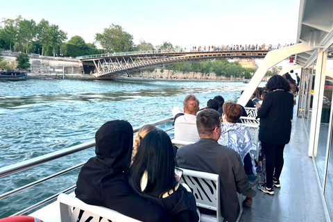 Paris: Bateaux Mouches® Day or Evening Cruise & Audio Guide