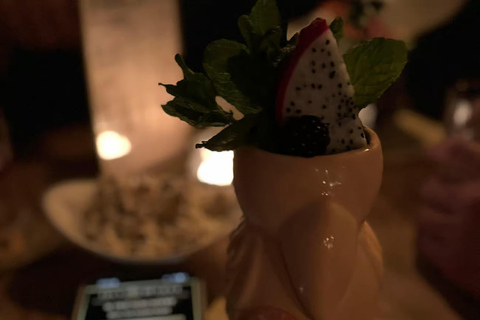 Eindhoven: Cocktail tour with drinks & games