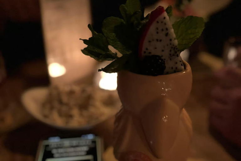 Eindhoven: Cocktail tour with drinks & games