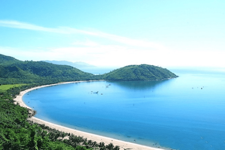 Da Nang Transfer To /From Hue Via Hai Van Pass &amp; SightSeeingPrivate Car Transfer to Hue from Hoi An Da Nang