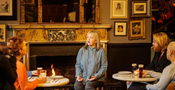 Dublin: Guided Irish Storytelling Tour with Drinks & Snacks