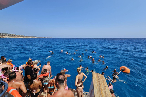 Ayia Napa: Family Cruise with Lunch and Swim Stops