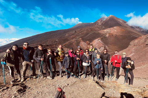 Etna: Caminhada guiada na área do cume com passeio de teleférico