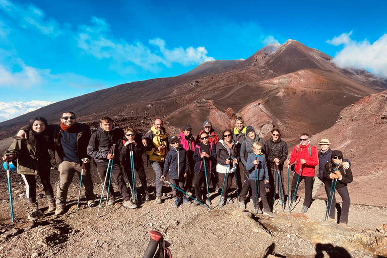 Etna: Escursione guidata nell&#039;area sommitale con giro in funivia