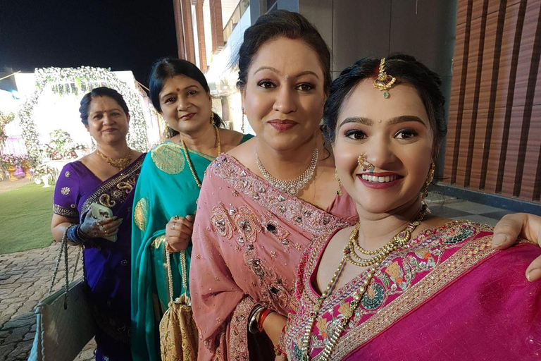 Wedding Wear & Bollywood Glam Shopping Tour (Women-Led Tour) Wedding Wear & Bollywood Glam Shopping Tour (Half-Day Tour)