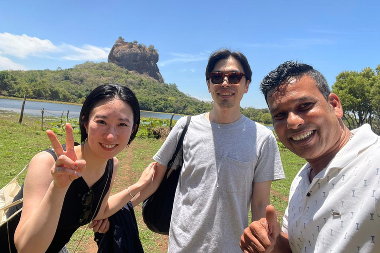 From Airport: 2-Night Sigiriya and Kandalama with Kandy Drop