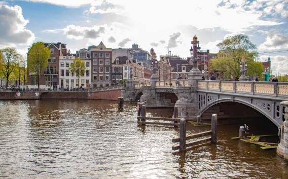 Amsterdam: Private exklusive Geschichtstour mit lokalem Experten