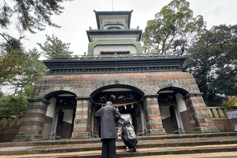 Kanazawa: Samurai Castle and Warrior District Walking Tour