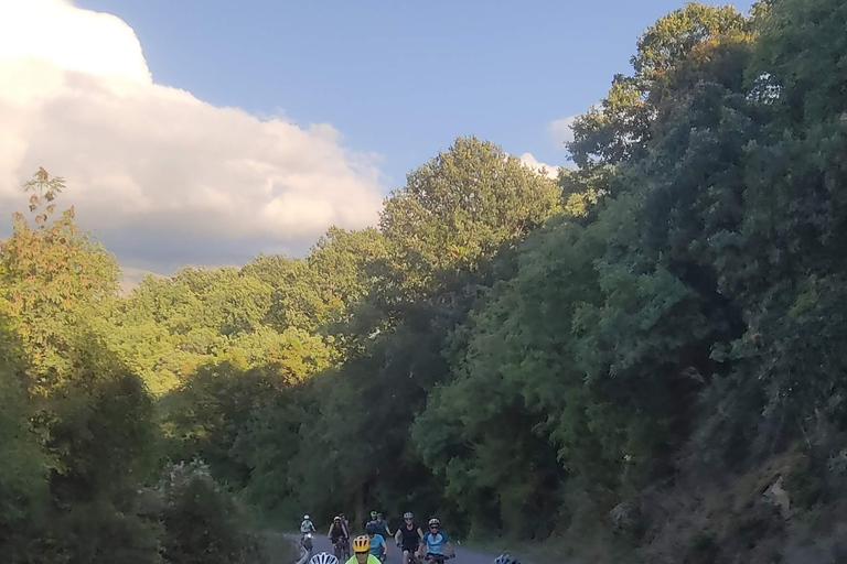 Passeio de bicicleta pela Albânia