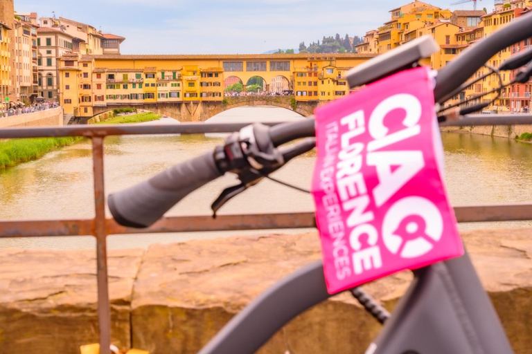 Florence : Tour de ville en E-Bike avec arrêt à la Piazzale Michelangelo
