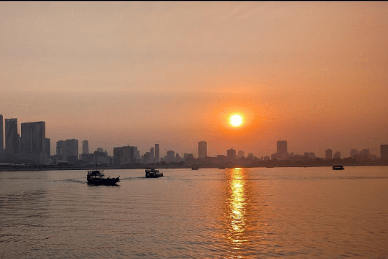 Phnom Penh: Mekong Sunset Cruise & City by Night Tour