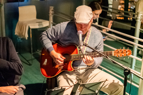 Budapest: Candlelit Dinner River Cruise with Live Music