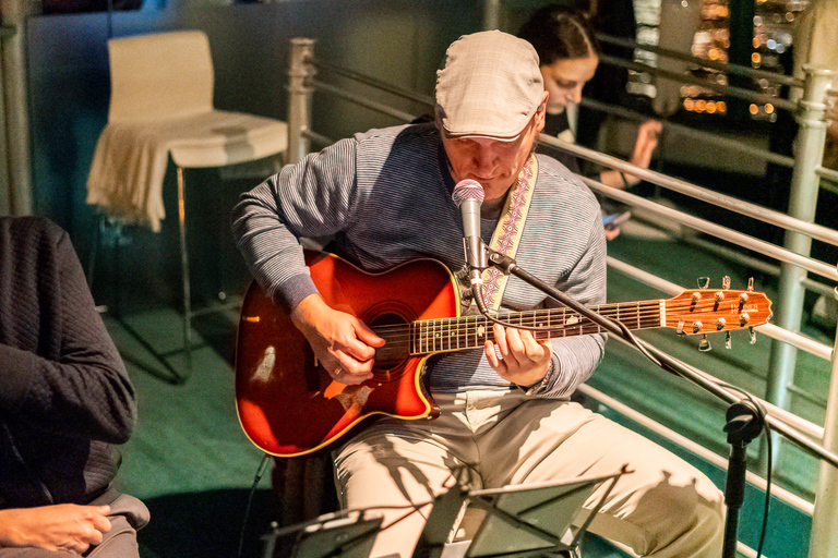 Budapest: cena y crucero por el Danubio con música en vivoCena de 3 platos