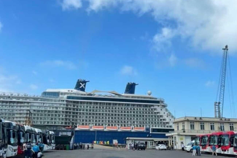 Hue: Puerto de Chan May a Ciudadela de Hue y Estación TurísticaTour privado con almuerzo