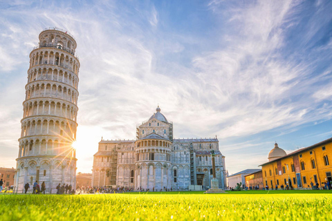 Ontdek de kathedraal, het baptisterium en de scheve toren van Pisa