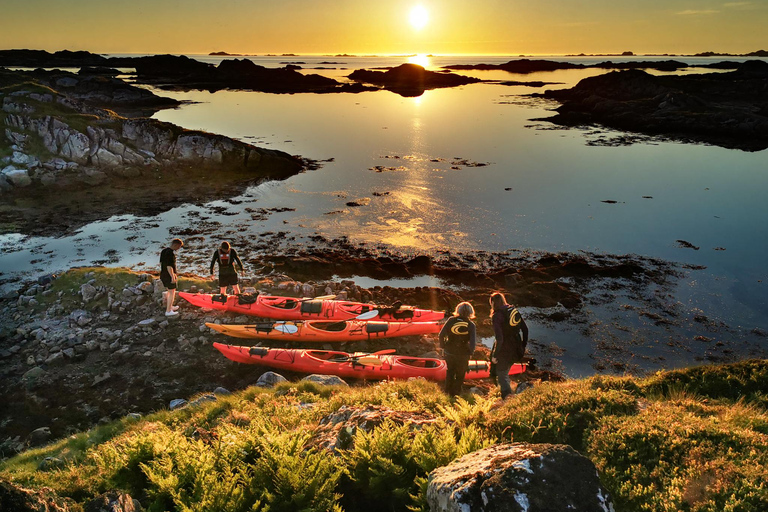 إيجوم: جولة جزر لوفوتن منتصف الليل صن كاياك