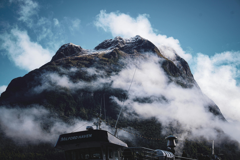 Milford Sound Scenic Tour – Small Group from Queenstown
