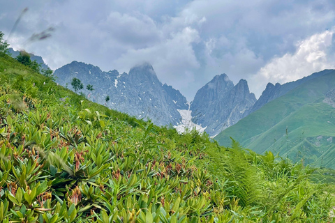 Tbilisi: Abudelauri Lakes Guided Hike with 4x4 Transfer
